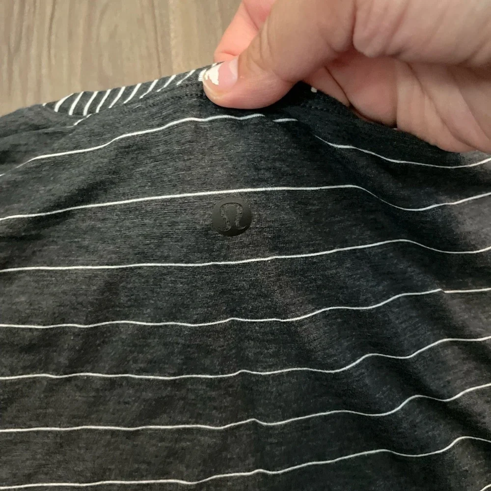 Lululemon Cates Tee Short Serve Stripe Heathered Black White size 6